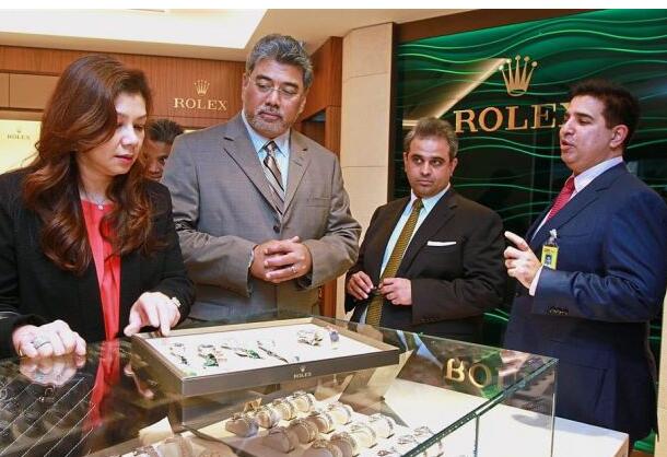 replica rolex for travellers